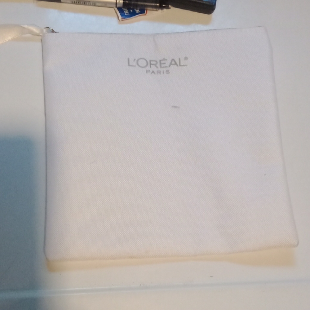 L'Oreal White Cosmetic Bag